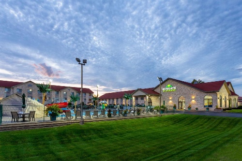 Wingate by Wyndham Wisconsin Dells image 1