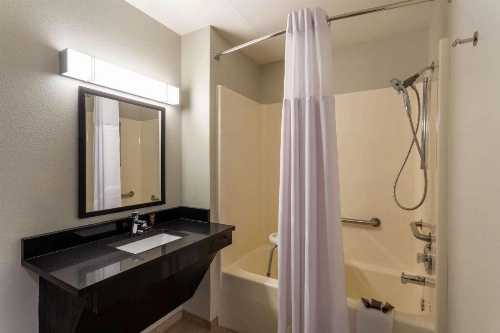 Wingate by Wyndham Wisconsin Dells image 19