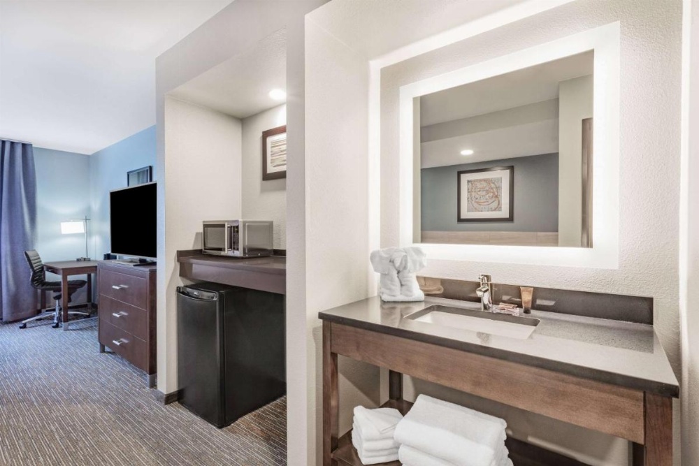 Room image 3