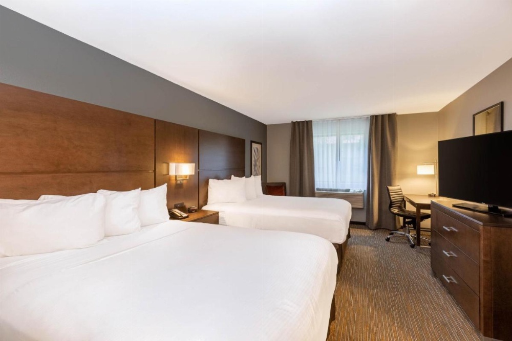Deluxe Queen Room with Two Queen Beds - Non-Smoking